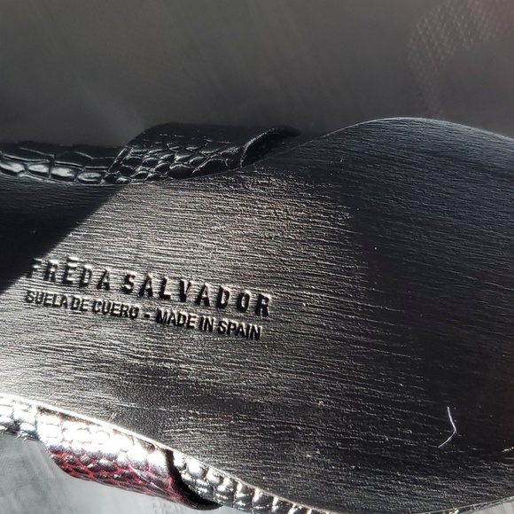 NWOT Freda Salvador loafer w/ small mark on leather - Picture 4 of 7